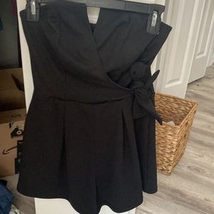 Black sleeveless romper size sm Francesca’s